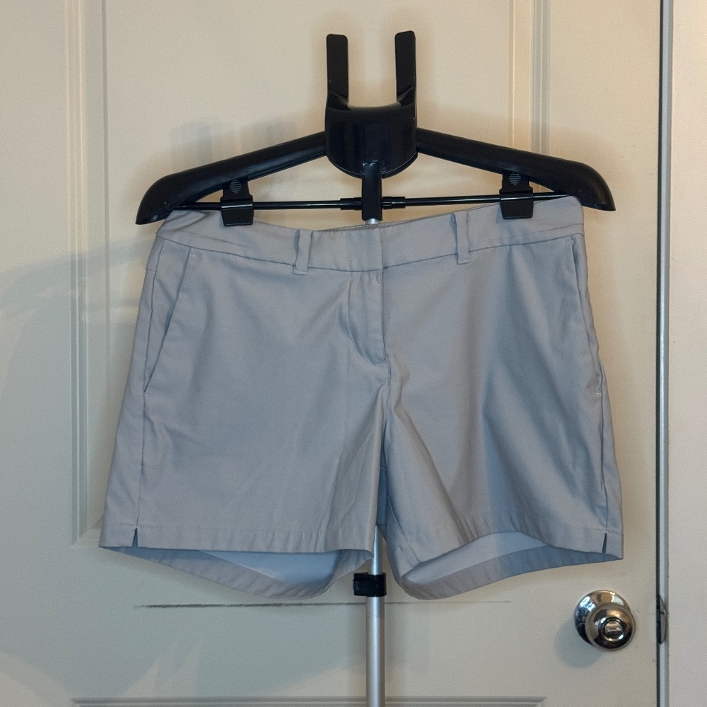 Nike Dri-Fit Golf Shorts – Light Gray – Women’s M (8)